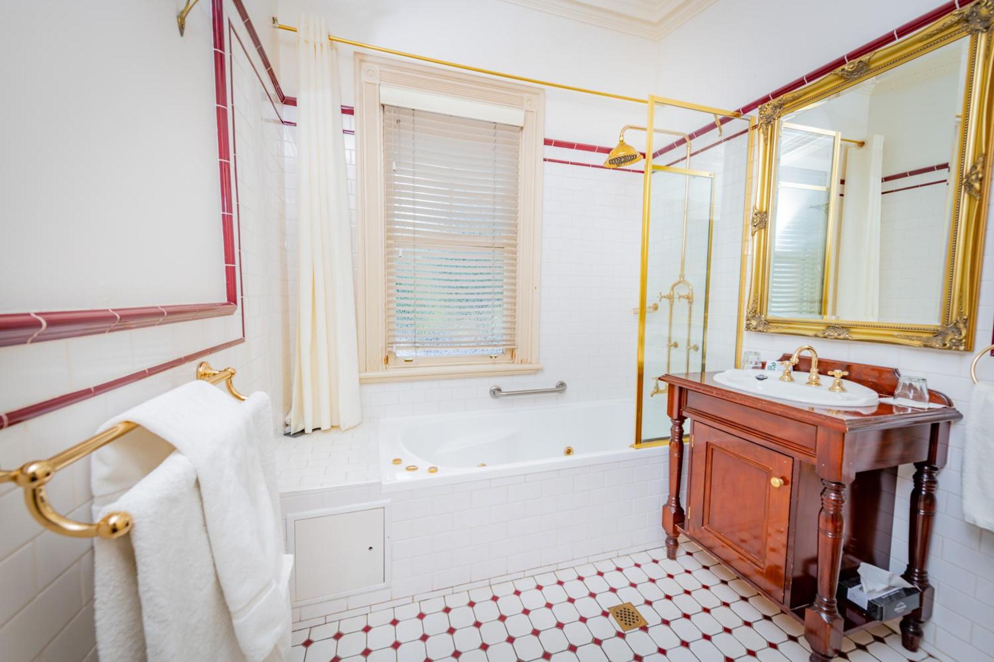 Cobb & Co Court Boutique Hotel Mudgee Ngoại thất bức ảnh