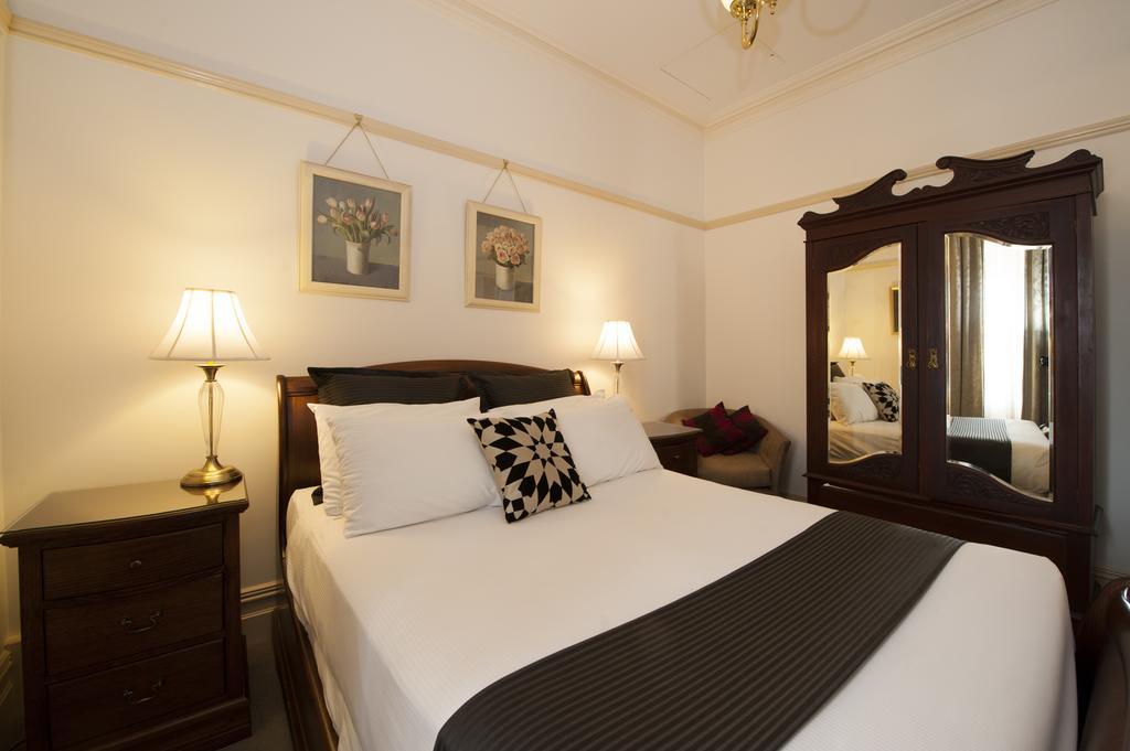 Cobb & Co Court Boutique Hotel Mudgee Phòng bức ảnh